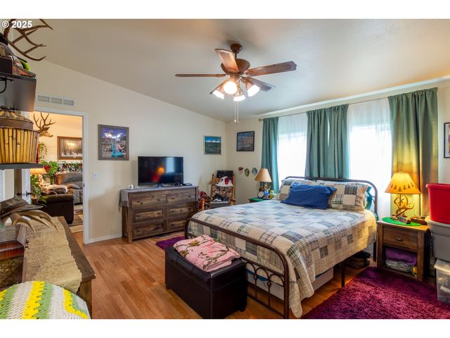 266 RIVER PLACE Dr 61, Roseburg, OR 97471