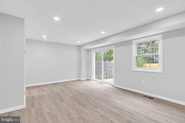 7403 LARNE LN, Lorton, VA 22079