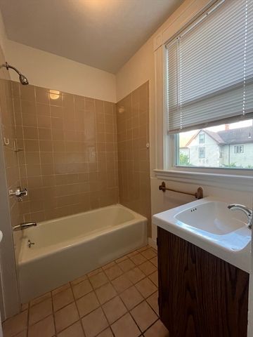 115 Upham 2, Melrose, MA 02176