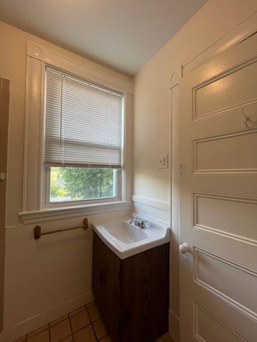 115 Upham 2, Melrose, MA 02176