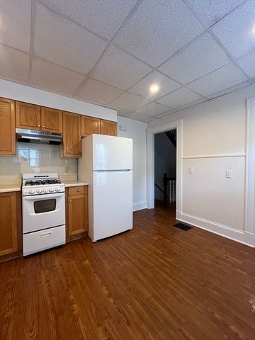 115 Upham 2, Melrose, MA 02176
