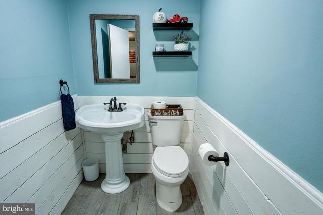 129 BLUE JAY RD, Chalfont, PA 18914