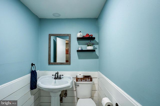 129 BLUE JAY RD, Chalfont, PA 18914