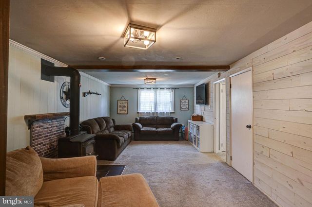 129 BLUE JAY RD, Chalfont, PA 18914