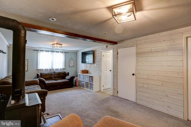 129 BLUE JAY RD, Chalfont, PA 18914