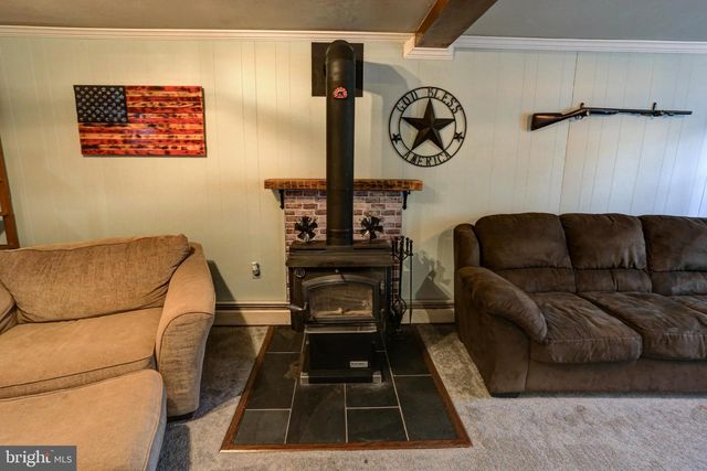 129 BLUE JAY RD, Chalfont, PA 18914
