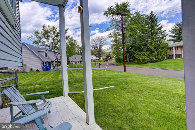 129 BLUE JAY RD, Chalfont, PA 18914