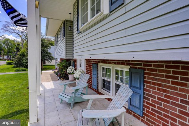 129 BLUE JAY RD, Chalfont, PA 18914
