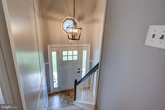 129 BLUE JAY RD, Chalfont, PA 18914