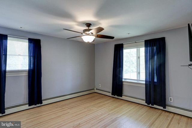 129 BLUE JAY RD, Chalfont, PA 18914