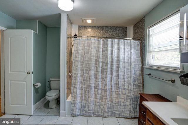 129 BLUE JAY RD, Chalfont, PA 18914