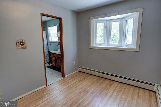 129 BLUE JAY RD, Chalfont, PA 18914