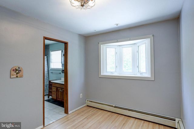 129 BLUE JAY RD, Chalfont, PA 18914