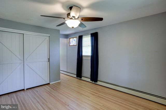 129 BLUE JAY RD, Chalfont, PA 18914