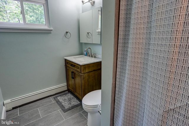 129 BLUE JAY RD, Chalfont, PA 18914