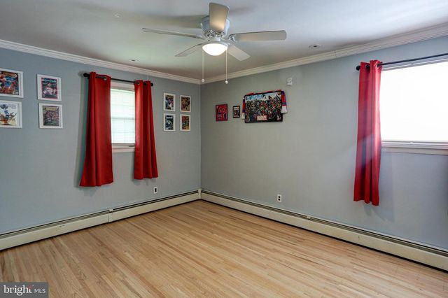 129 BLUE JAY RD, Chalfont, PA 18914