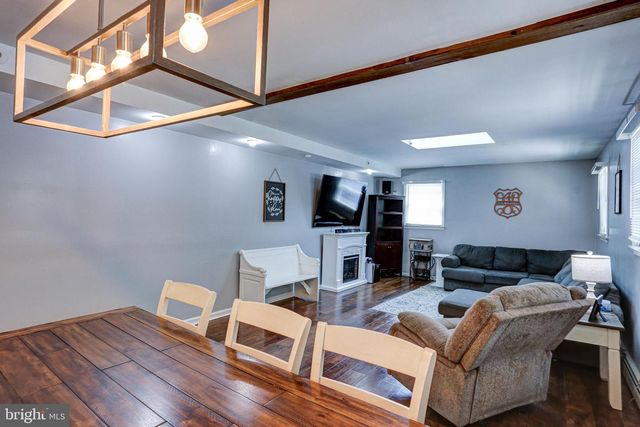 129 BLUE JAY RD, Chalfont, PA 18914