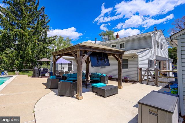 129 BLUE JAY RD, Chalfont, PA 18914