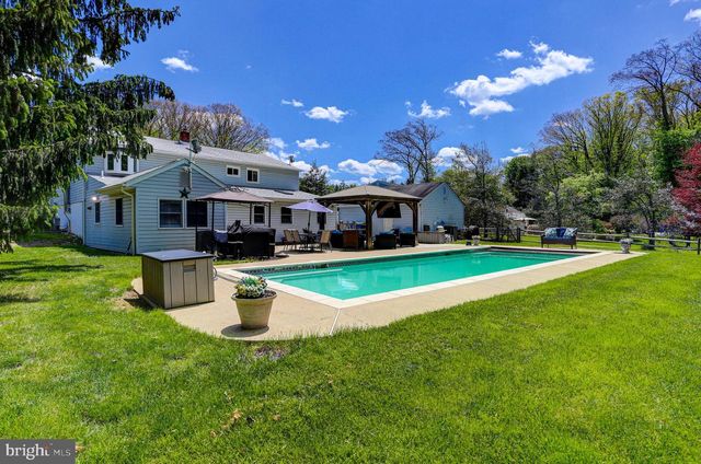 129 BLUE JAY RD, Chalfont, PA 18914