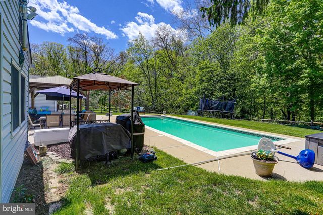 129 BLUE JAY RD, Chalfont, PA 18914