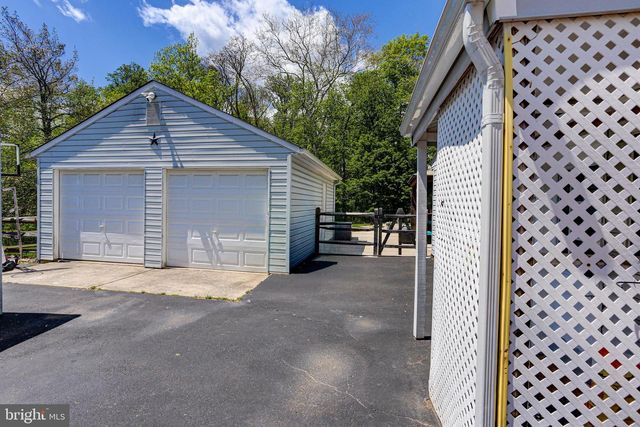 129 BLUE JAY RD, Chalfont, PA 18914