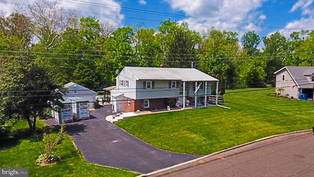 129 BLUE JAY RD, Chalfont, PA 18914