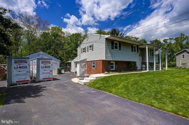129 BLUE JAY RD, Chalfont, PA 18914