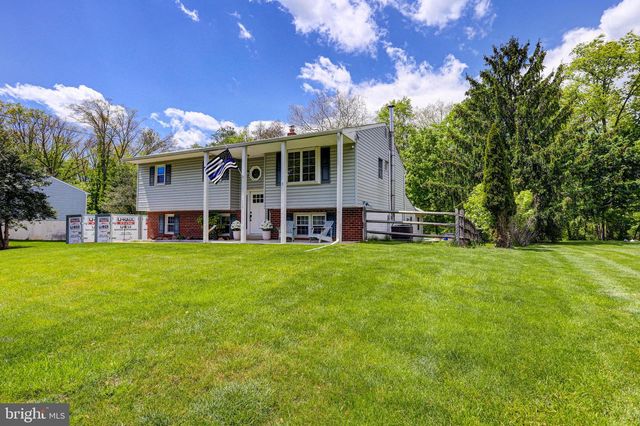 129 BLUE JAY RD, Chalfont, PA 18914