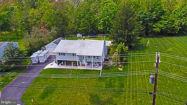 129 BLUE JAY RD, Chalfont, PA 18914
