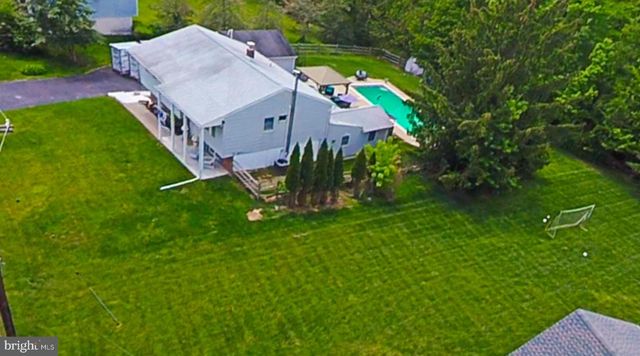 129 BLUE JAY RD, Chalfont, PA 18914
