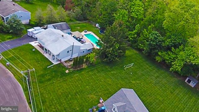 129 BLUE JAY RD, Chalfont, PA 18914