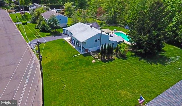 129 BLUE JAY RD, Chalfont, PA 18914