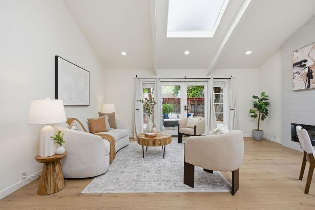 1193 Redoaks Drive, San Jose, CA 95128