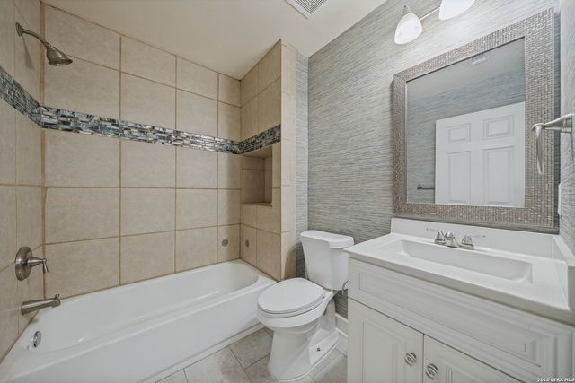 424 ELLIS ST, Seguin, TX 78155