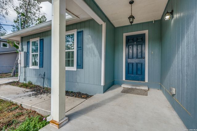 424 ELLIS ST, Seguin, TX 78155