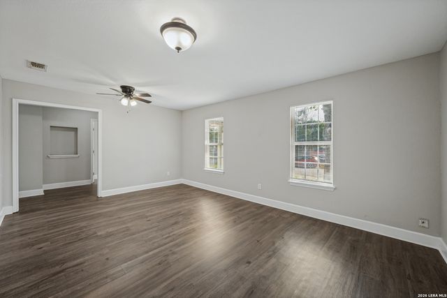 424 ELLIS ST, Seguin, TX 78155