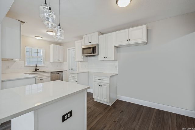 424 ELLIS ST, Seguin, TX 78155
