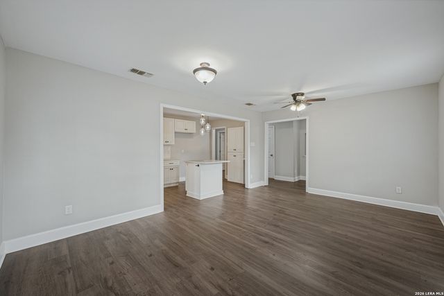 424 ELLIS ST, Seguin, TX 78155