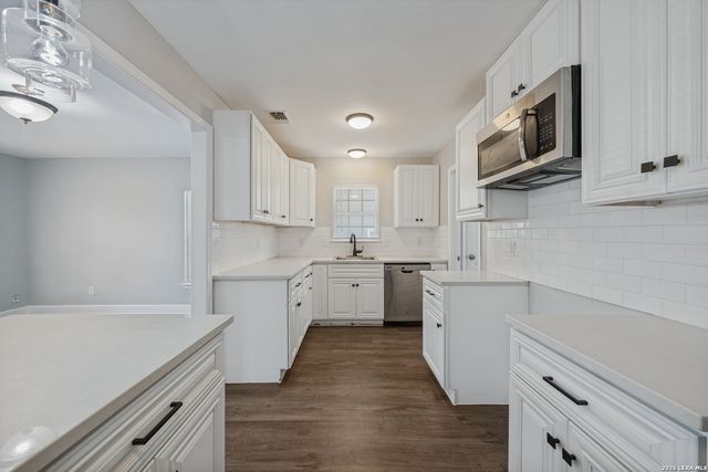 424 ELLIS ST, Seguin, TX 78155