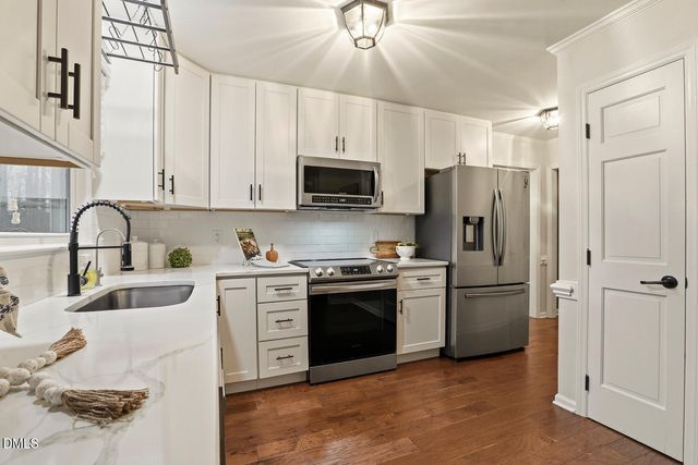 1501 Twin Lake Drive, Holly Springs, NC 27540