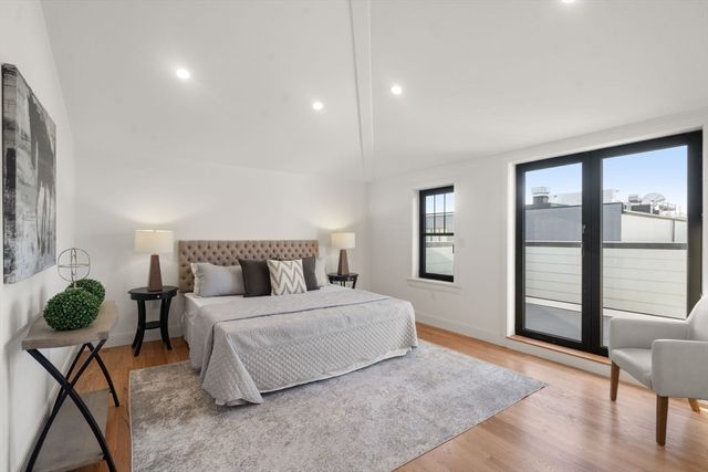 9 Sydney PH2, Boston, MA 02125