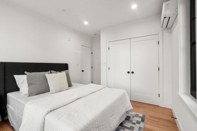 9 Sydney PH2, Boston, MA 02125