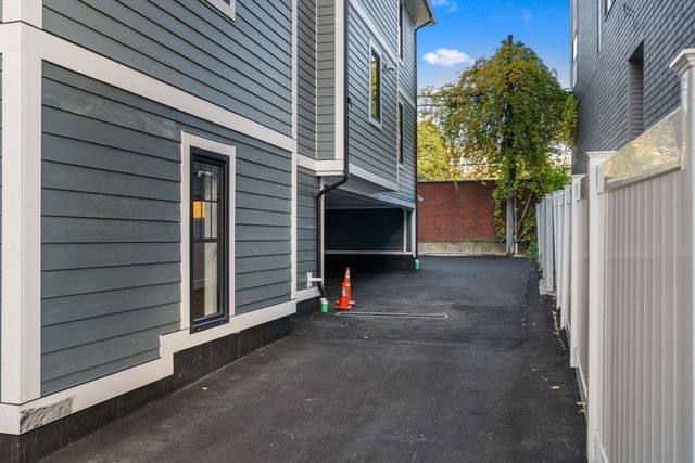 9 Sydney PH2, Boston, MA 02125