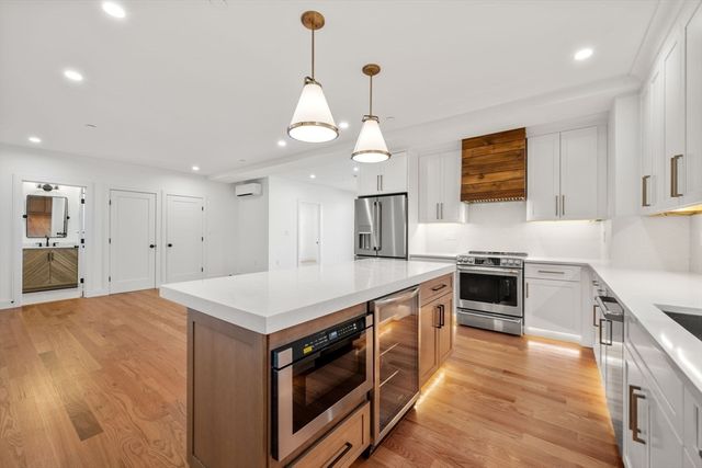 9 Sydney PH2, Boston, MA 02125