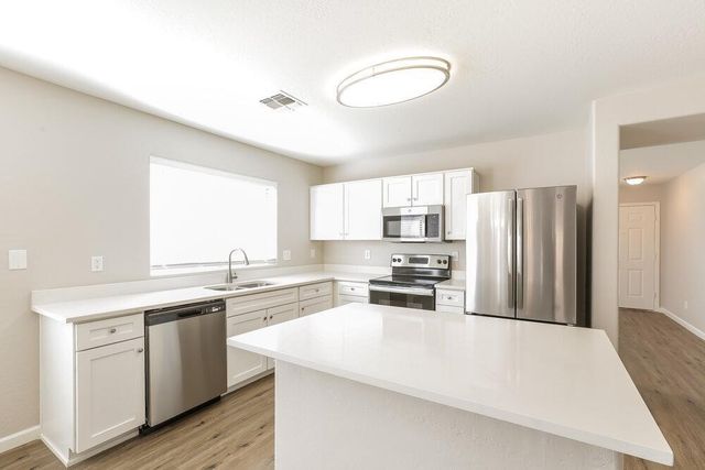 3310 W Leodra Lane, Phoenix, AZ 85041