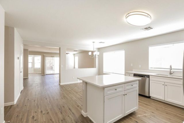 3310 W Leodra Lane, Phoenix, AZ 85041