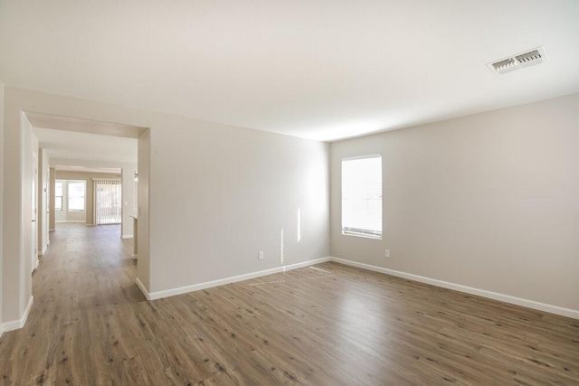 3310 W Leodra Lane, Phoenix, AZ 85041
