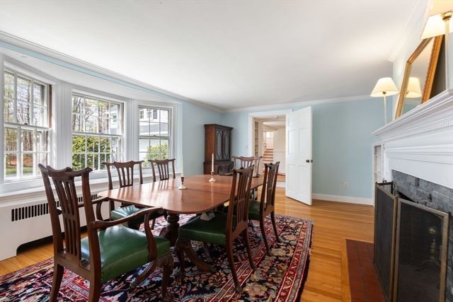 28 Centre St, Dover, MA 02030