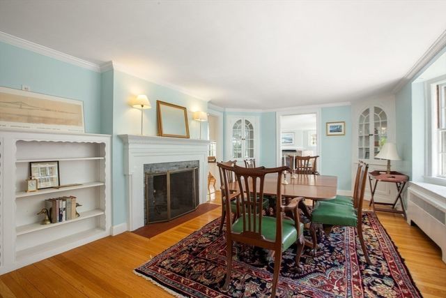 28 Centre St, Dover, MA 02030
