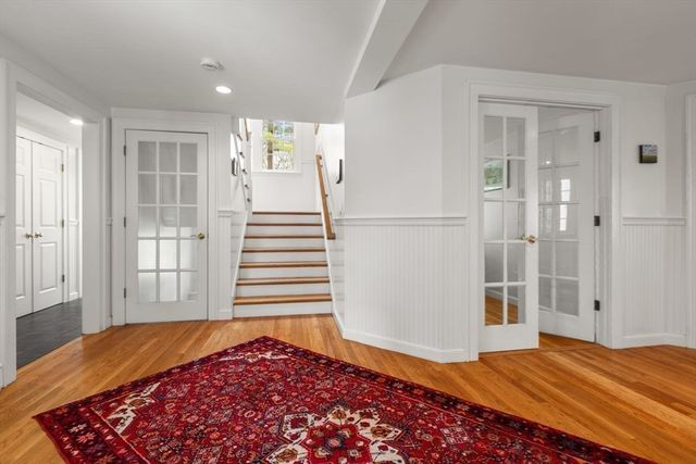 28 Centre St, Dover, MA 02030